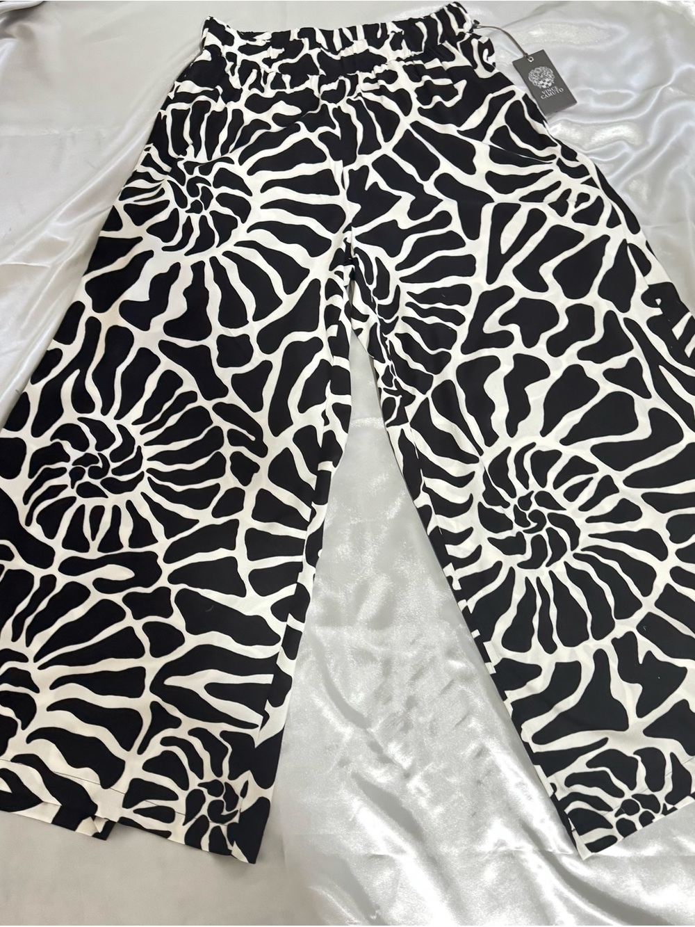Vince Camuto Black and White Spiral Print Wide Leg Pants-XS